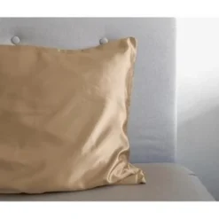 Beauty Skin Care Taupe glanssatijn Kussensloop